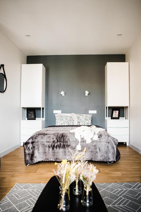 L'Audacieux Studio Lumineux Renove Et Equipe En Centre Ville Fontenay-le-Comte Exteriör bild